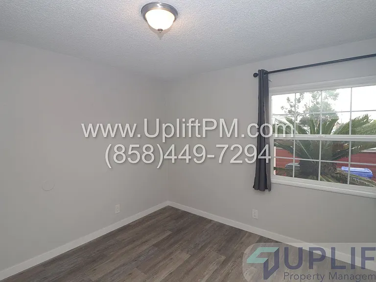 4827 Castle Ave — Photo 23