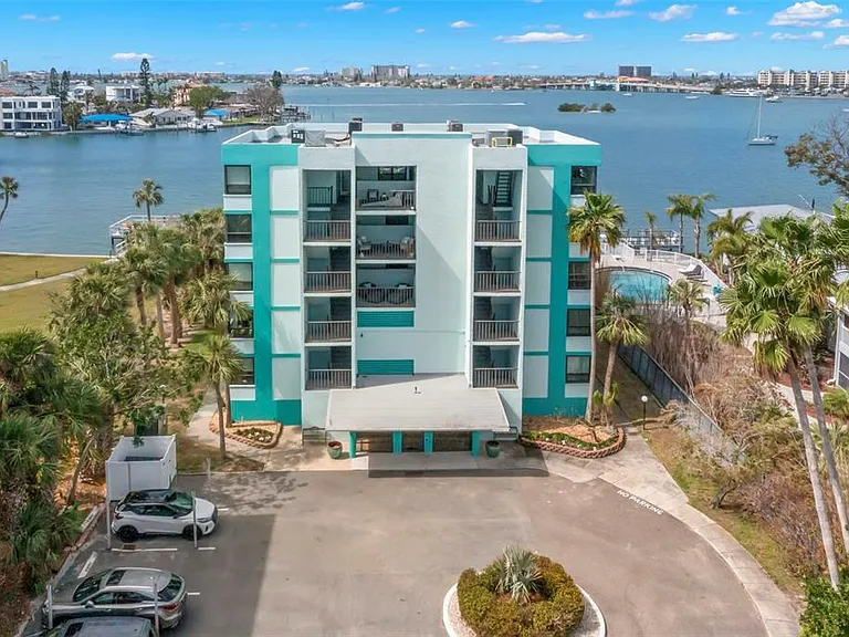 1848 Shore Dr S #402 — Photo 2