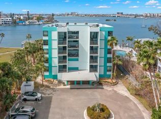 1848 Shore Dr S APT 402, South Pasadena, FL 33707