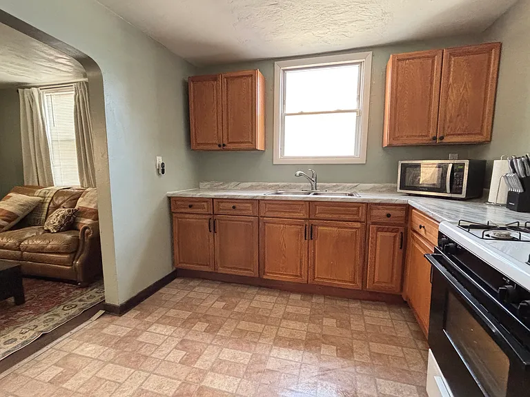 374 Butler St #3 — Photo 7