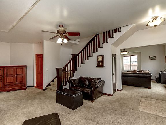 5th image of 1407 W Pioneer