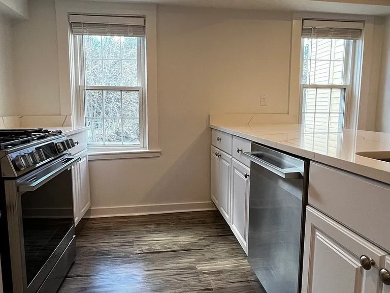 292 Great Rd #1 — Photo 5