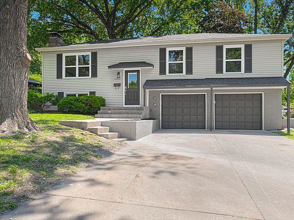 2nd image of 10613 W 90th St
