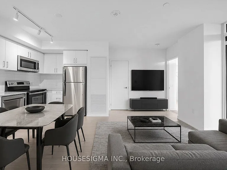4010 Eglinton Ave W #607 — Photo 1
