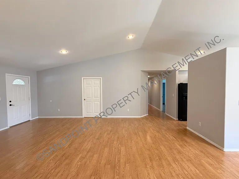 1204 Forsythia Ave — Photo 8