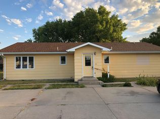 2011 E E St, North Platte, NE 69101