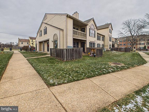3rd image of 10531 Stonington Ln