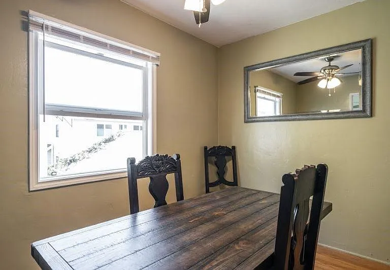 1152 E 2nd St #9 — Photo 3