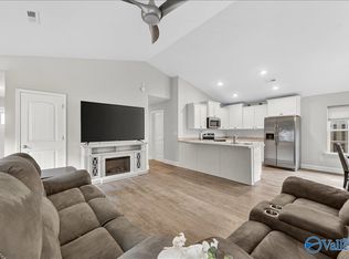 135 Brooklawn Dr, Harvest, AL 35749