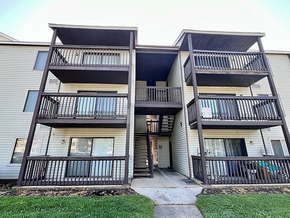 2nd image of 20 Wells Ct