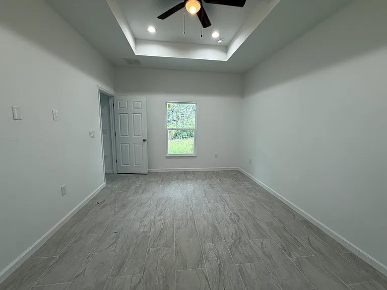 2523 Cloras St — Photo 9