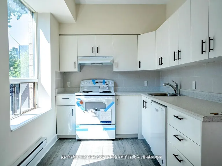 420 Parliament St #1 — Photo 3