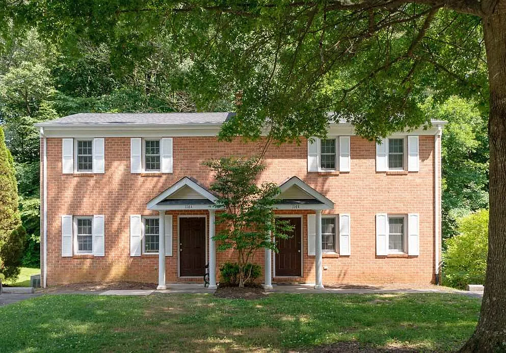 114 Longwood Dr #A photo 1