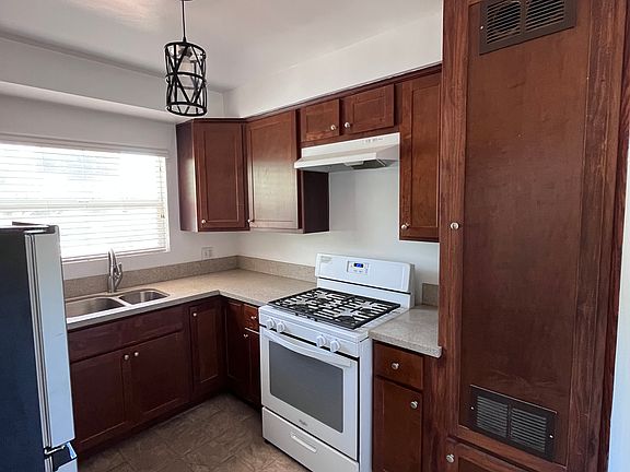 5th image of 2129 N Gower St APT 8