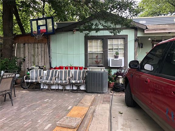 5th image of 2738 Gladstone Dr