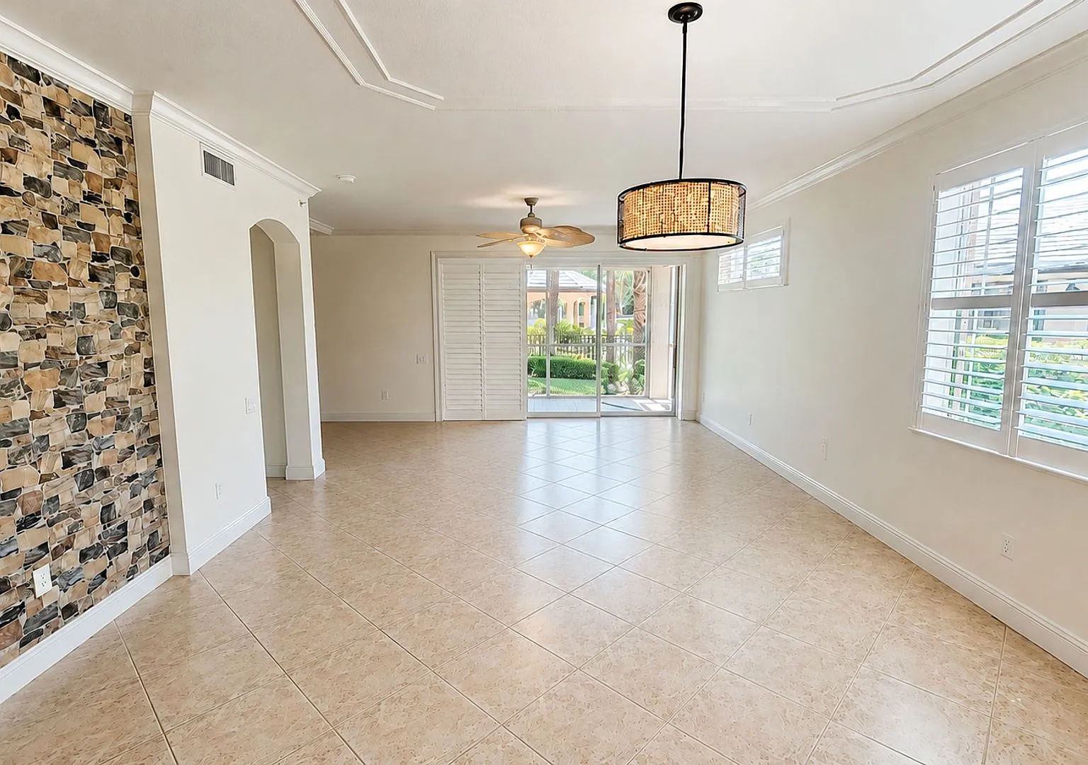 Annual unfurnished 3/2 villa in the Moorings at Edgewater — Photo 3