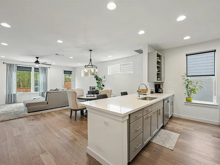 3115 Aldwyche Dr — Photo 10