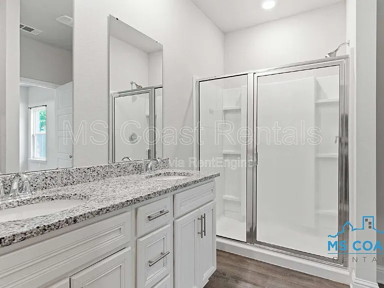 5723 Overland Dr — Photo 17