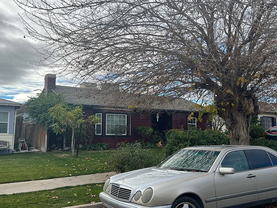 2nd image of 119 E Lucard St