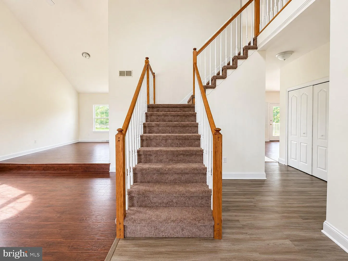 4 bed, 2.5 bath, 2396 sqft, $2,500 — Photo 4