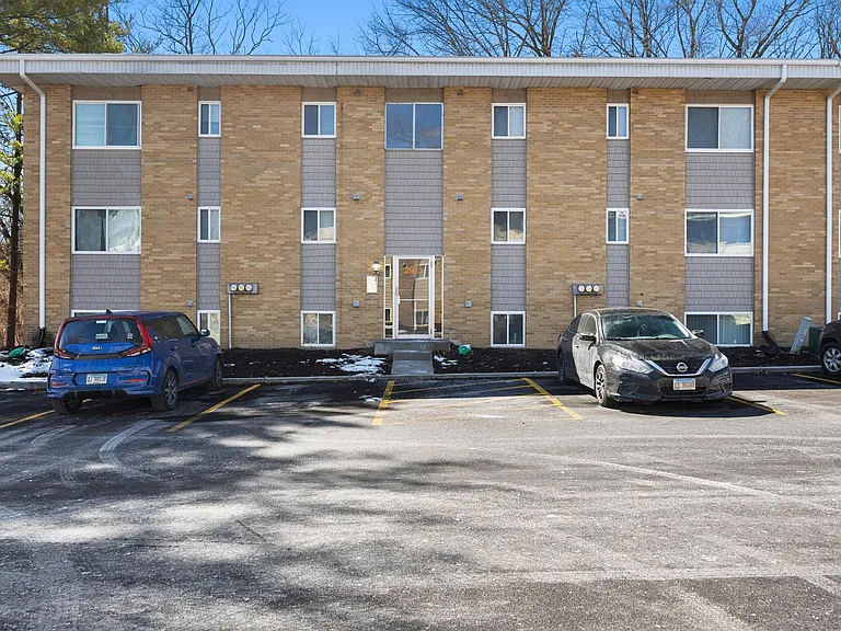 Forest Hills Apartments — Photo 43