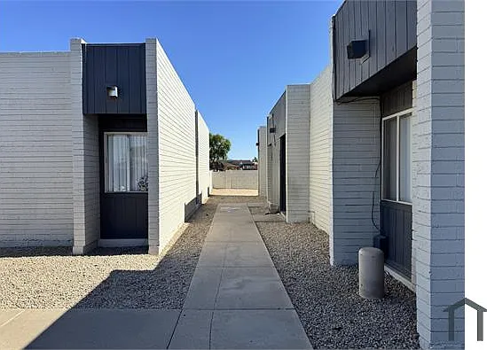 115 W Hill Dr #11 — Photo 5