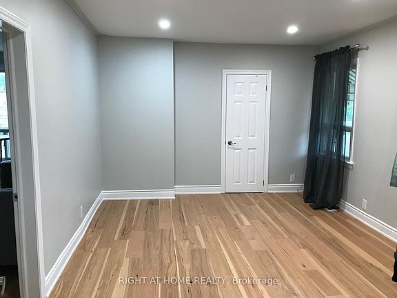 5th image of 33 Keele St
