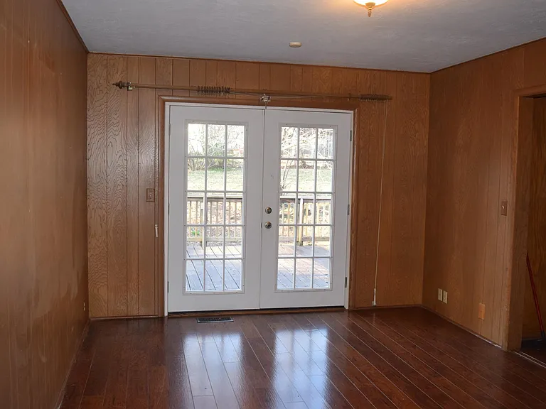 721 W Lakeshore Dr — Photo 6