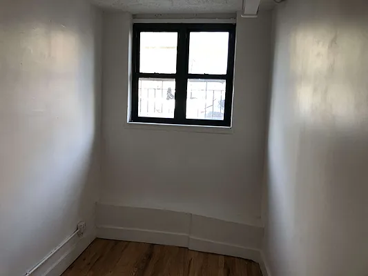 Rented by Metro Prop NY Corp | media 11