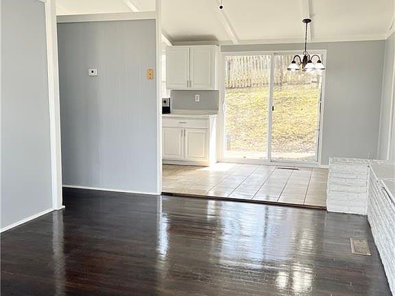 5th image of 5709 N Woodland Ave