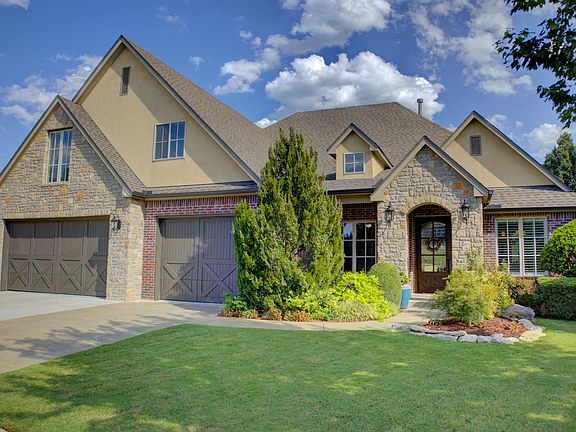 2nd image of 10757 S 96th Pl