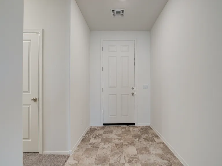 12340 W Kaler Dr — Photo 6