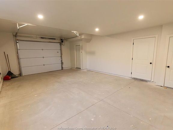 4th image of 333 Bouffard Rd #2
