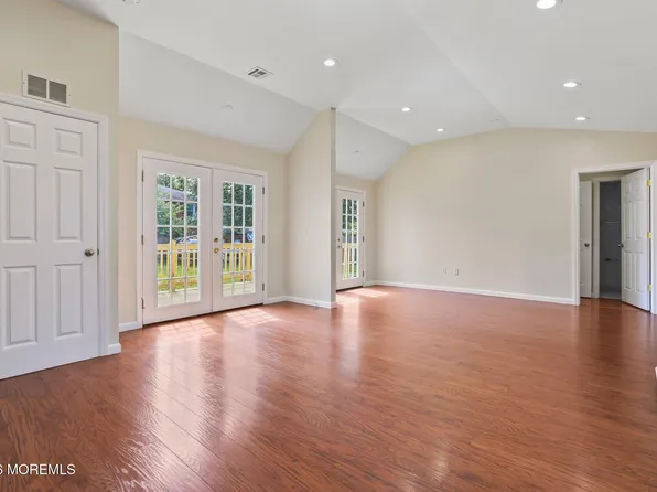 477 Glenwood Ave, Brick, NJ 08723