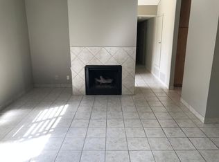 560 E Sunshine Cir, Palm Springs, CA 92264