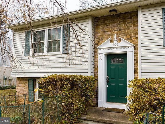 3rd image of 404 Deacon Brook Cir