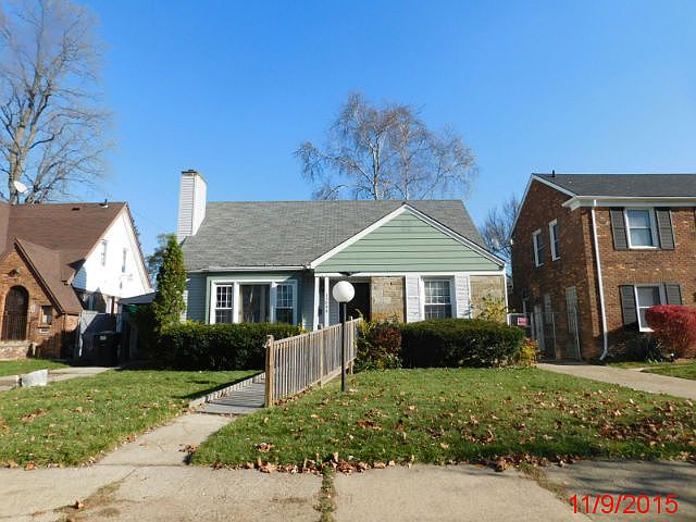 2nd image of 15844 Lindsay St