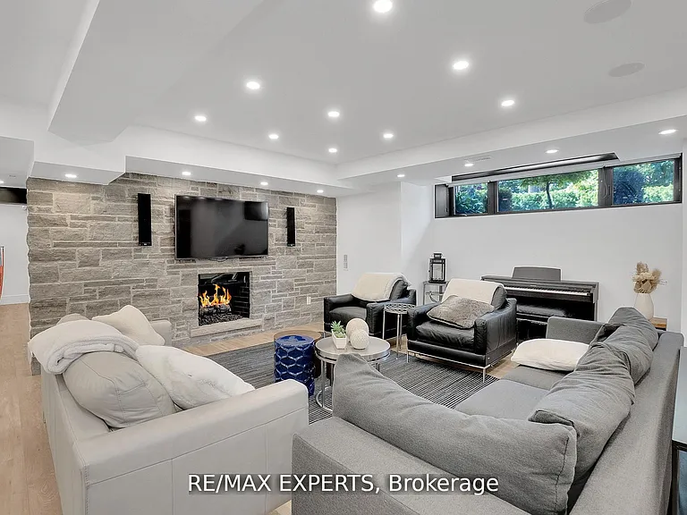 7 Woodvalley Dr — Photo 32