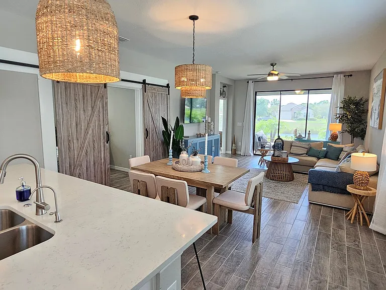 15285 Shady Palms Ln — Photo 21