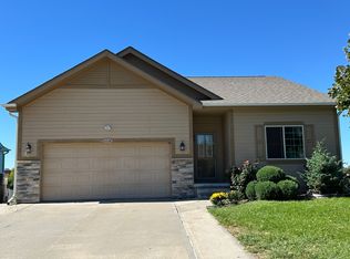 8614 S 69th St, Papillion, NE 68133
