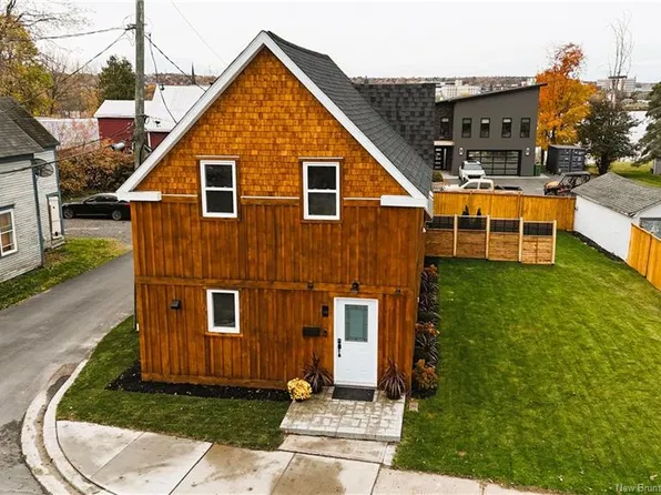 728 Union St, Fredericton, NB E3A 3N7