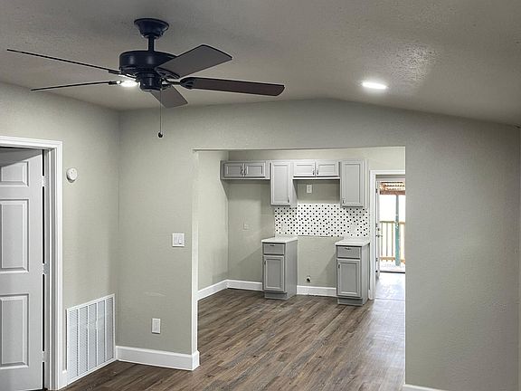 2nd image of 316 Moore St APT B