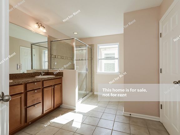 5th image of 127 Howland Dr
