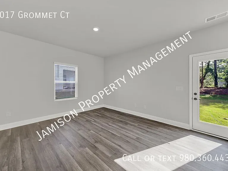 4017 Grommet Ct — Photo 8