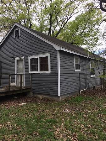 2nd image of 3064 Meadowbrook Rd
