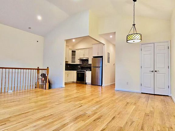 4th image of 235 Bay 34 St #3C