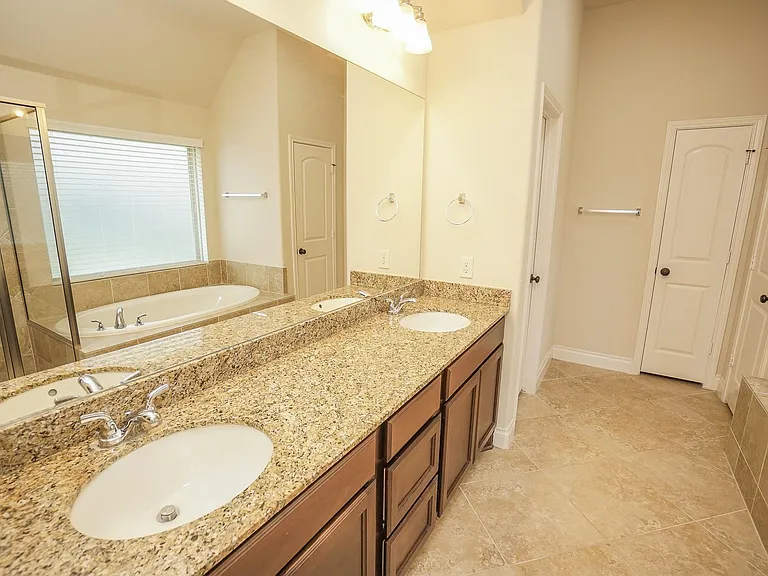 1215 Watercrest Park Ln — Photo 9