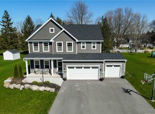 378 Anna Cir, Webster, NY 14580