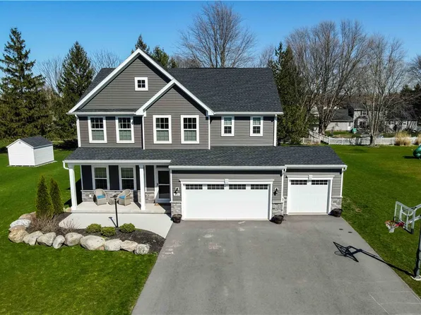 378 Anna Cir, Webster, NY 14580