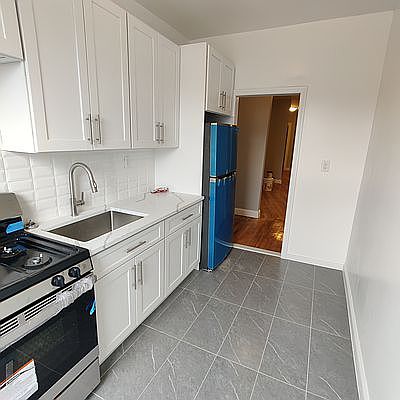 2nd image of 2662 Ocean Ave APT B8